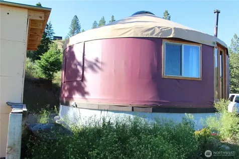 9750 Nahahum Canyon Road Cashmere WA 98815