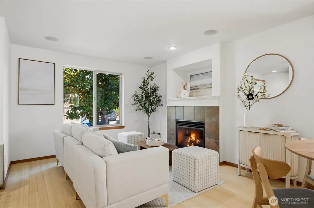 12316 33rd Avenue NE Seattle WA 98125