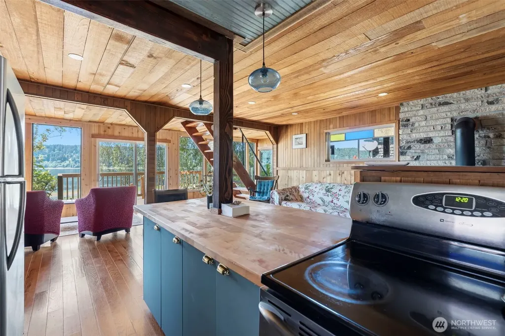 28243 Manzanita Beach Road SW Vashon WA 98070