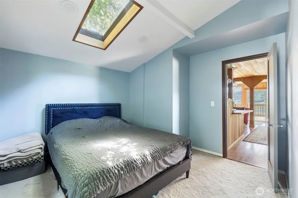 28243 Manzanita Beach Road SW Vashon WA 98070