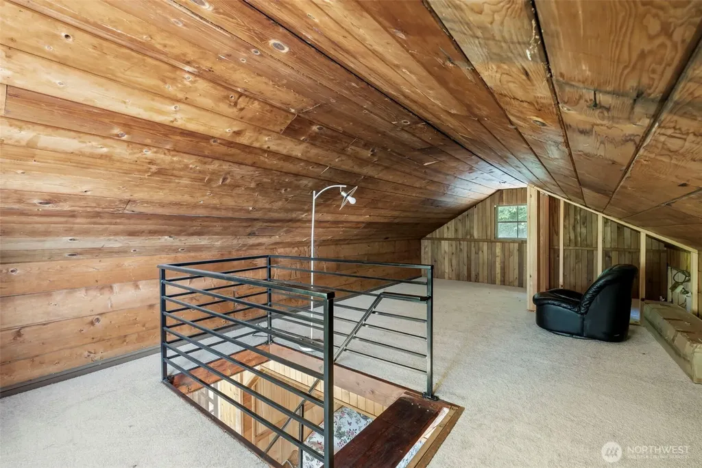 28243 Manzanita Beach Road SW Vashon WA 98070