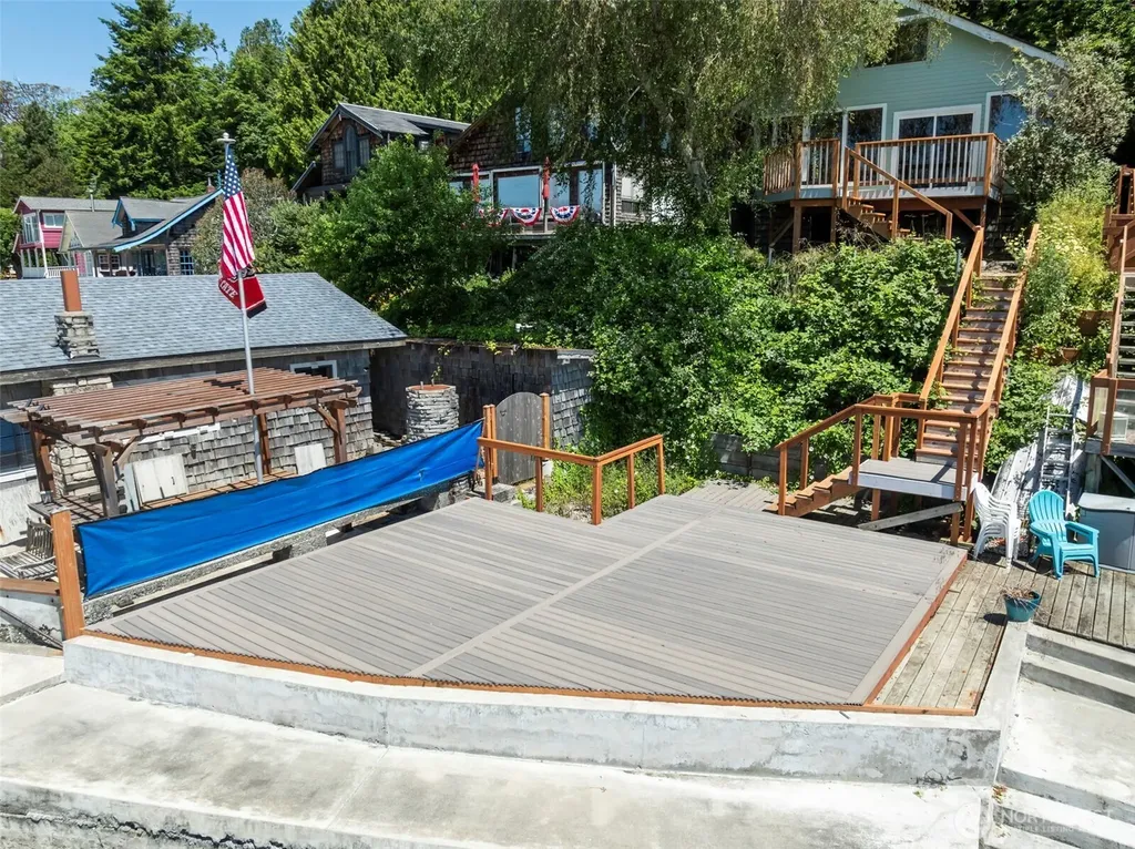 28243 Manzanita Beach Road SW Vashon WA 98070