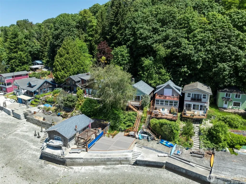 28243 Manzanita Beach Road SW Vashon WA 98070