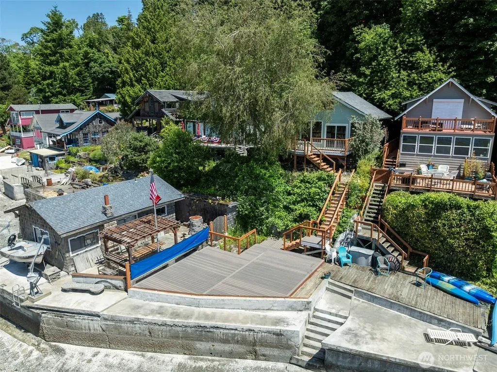 28243 Manzanita Beach Road SW Vashon WA 98070