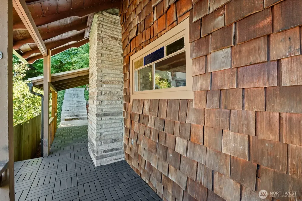28243 Manzanita Beach Road SW Vashon WA 98070