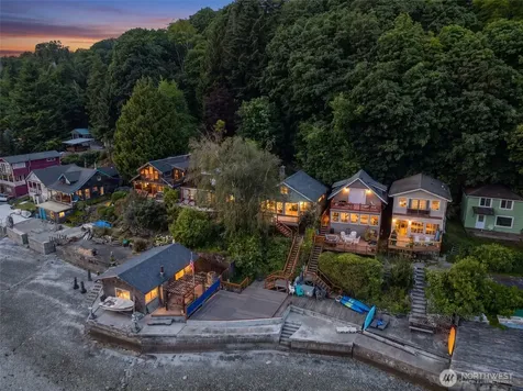 28243 Manzanita Beach Road SW Vashon WA 98070