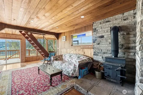 28243 Manzanita Beach Road SW Vashon WA 98070