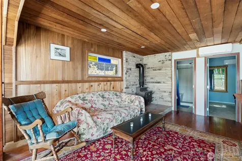28243 Manzanita Beach Road SW Vashon WA 98070