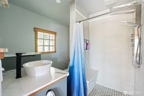 28243 Manzanita Beach Road SW Vashon WA 98070