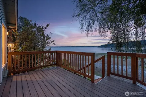 28243 Manzanita Beach Road SW Vashon WA 98070