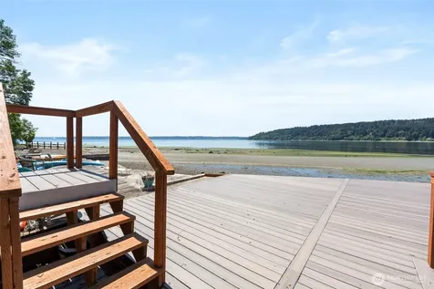 28243 Manzanita Beach Road SW Vashon WA 98070