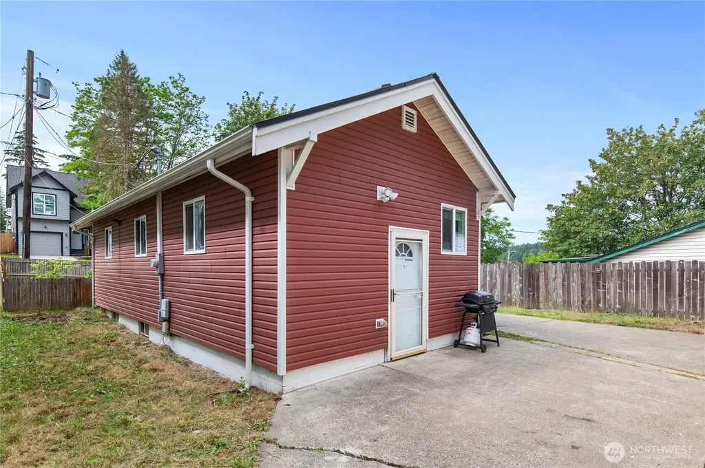 3622 W E Street Bremerton WA 98312