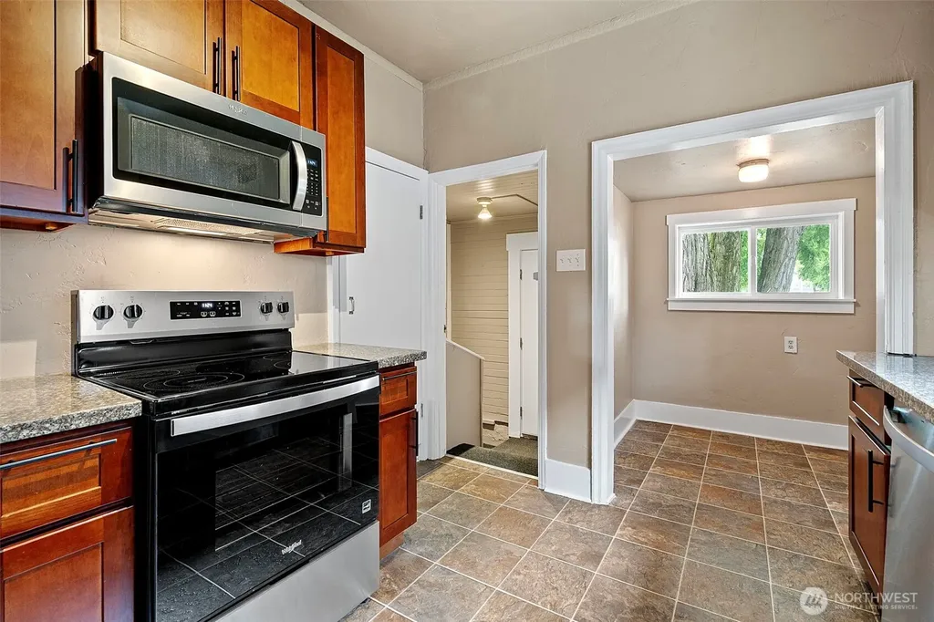 1208 S 14th Street Tacoma WA 98405