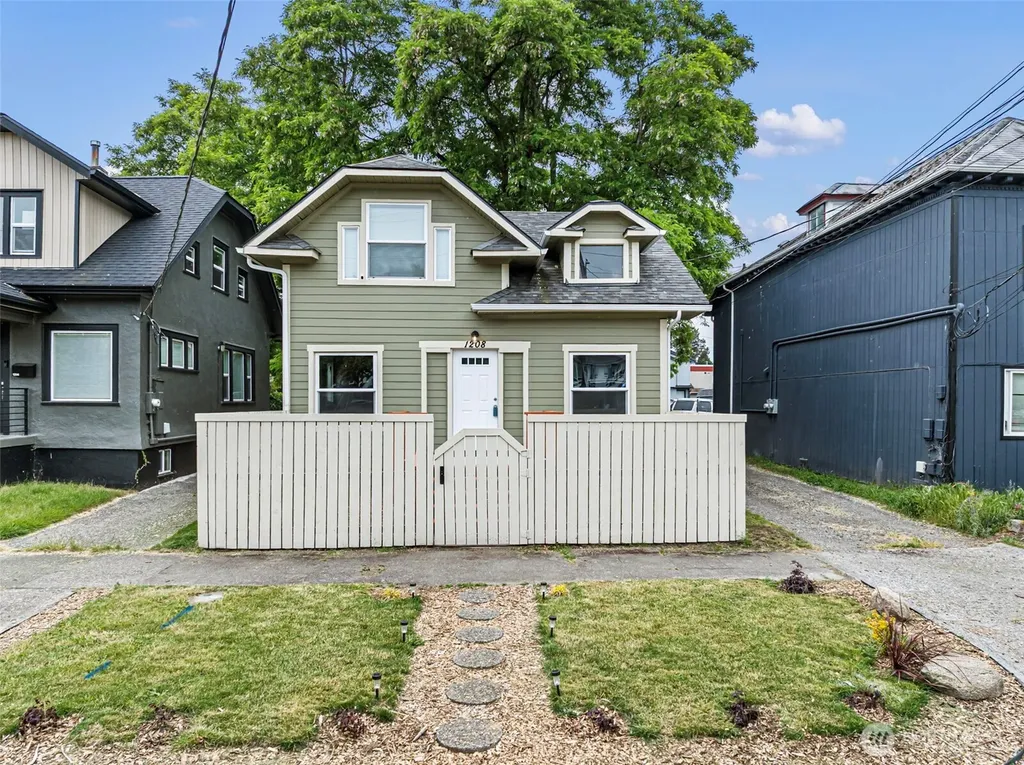 1208 S 14th Street Tacoma WA 98405