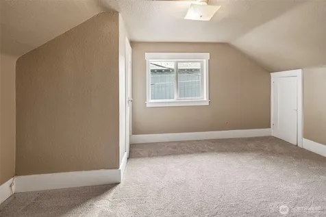 1208 S 14th Street Tacoma WA 98405