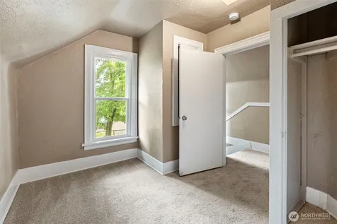 1208 S 14th Street Tacoma WA 98405