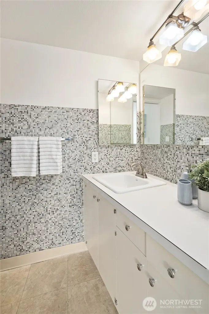 2500 81st Avenue SE Mercer Island WA 98040