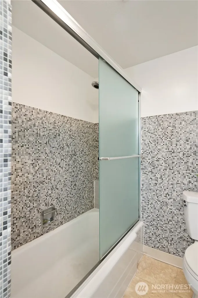 2500 81st Avenue SE Mercer Island WA 98040