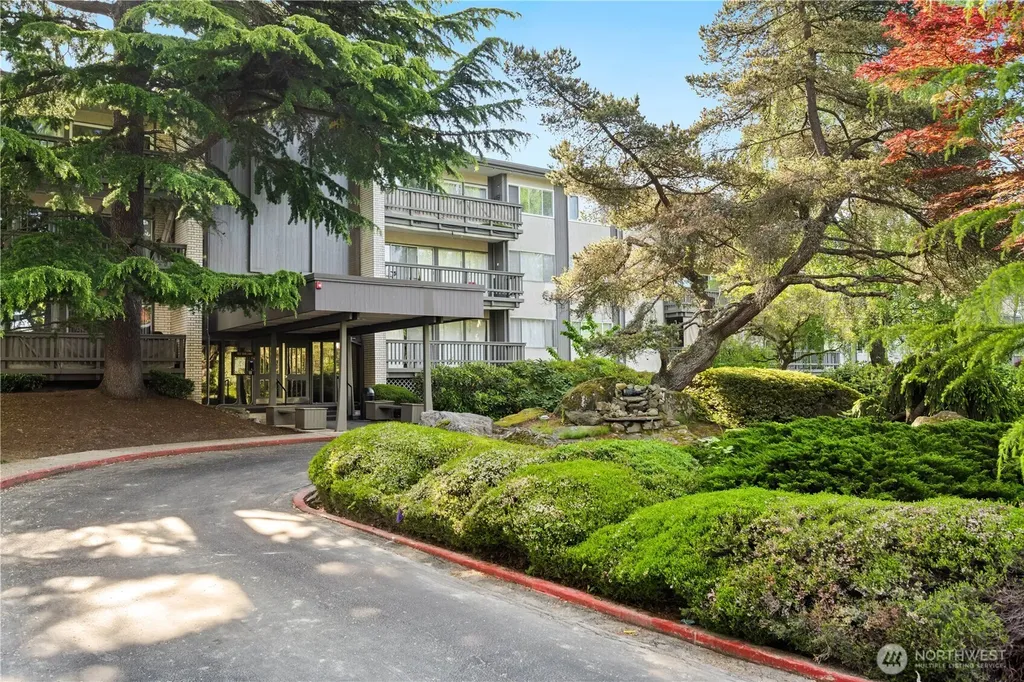 2500 81st Avenue SE Mercer Island WA 98040