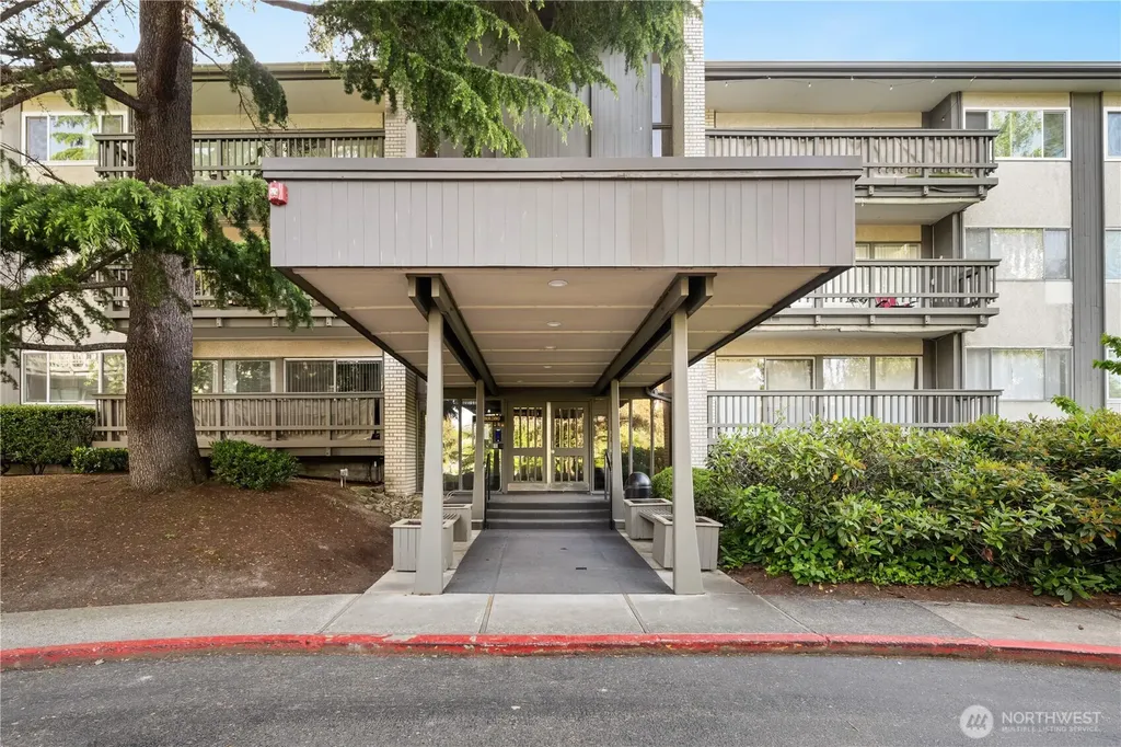2500 81st Avenue SE Mercer Island WA 98040