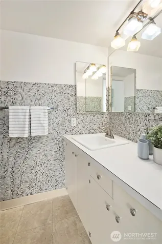 2500 81st Avenue SE Mercer Island WA 98040
