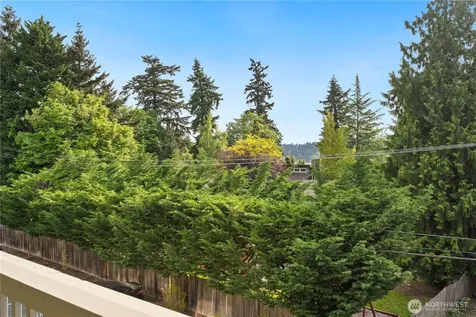 2500 81st Avenue SE Mercer Island WA 98040