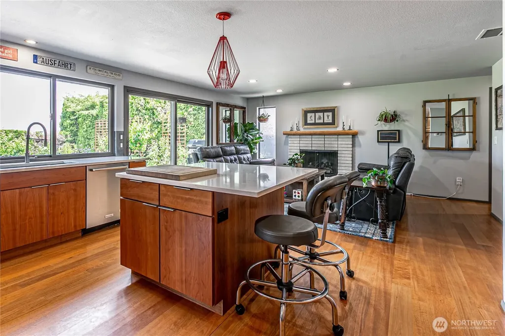 29902 2nd Place SW Federal Way WA 98023