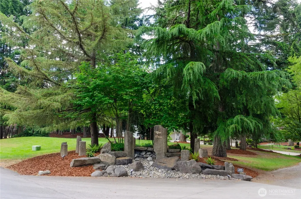 1511 11th Lane Fox Island WA 98333
