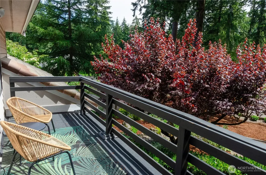 1511 11th Lane Fox Island WA 98333