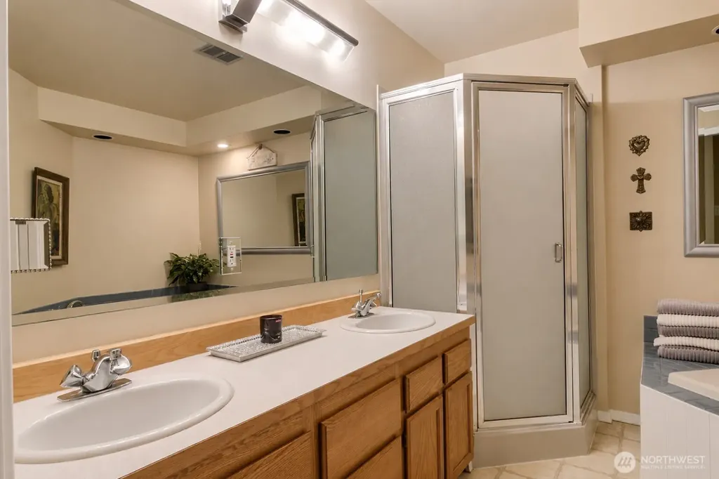 1511 11th Lane Fox Island WA 98333