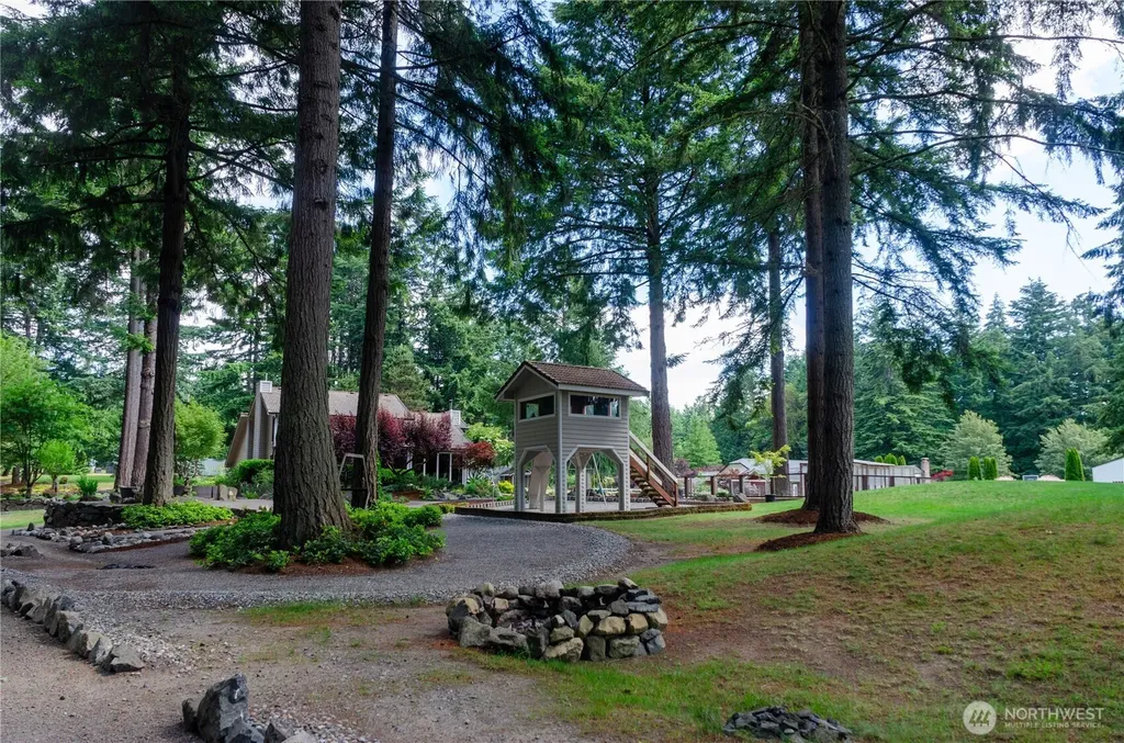 1511 11th Lane Fox Island WA 98333