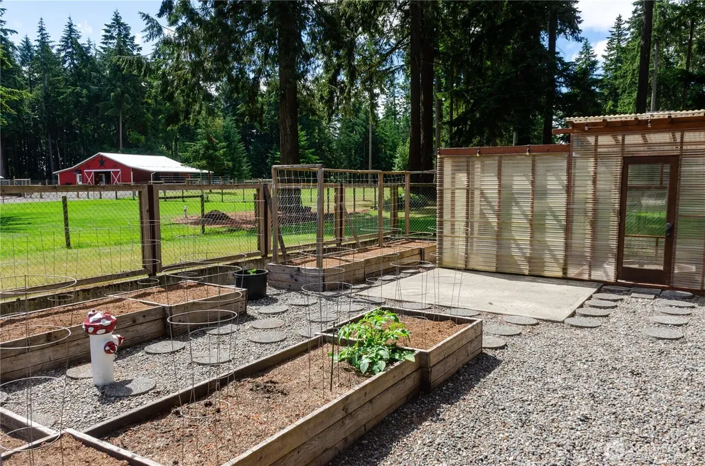 1511 11th Lane Fox Island WA 98333