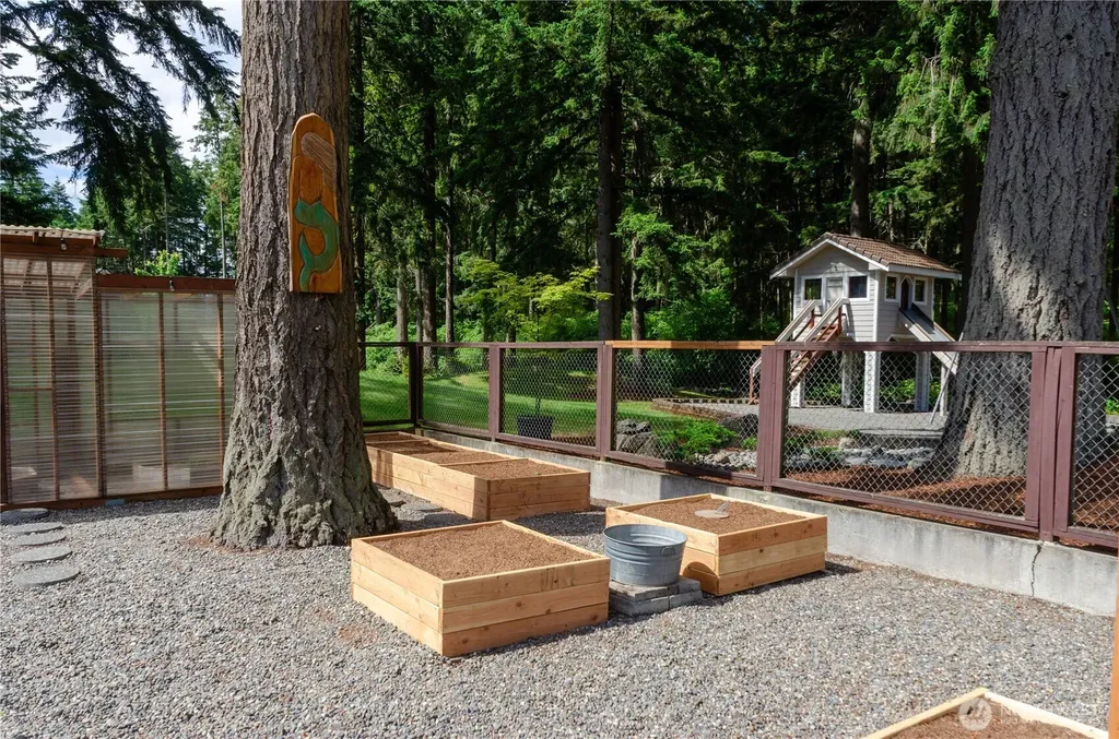 1511 11th Lane Fox Island WA 98333