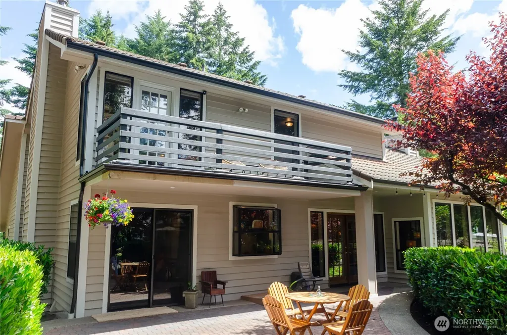 1511 11th Lane Fox Island WA 98333