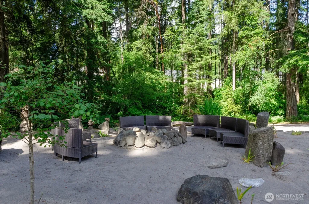 1511 11th Lane Fox Island WA 98333