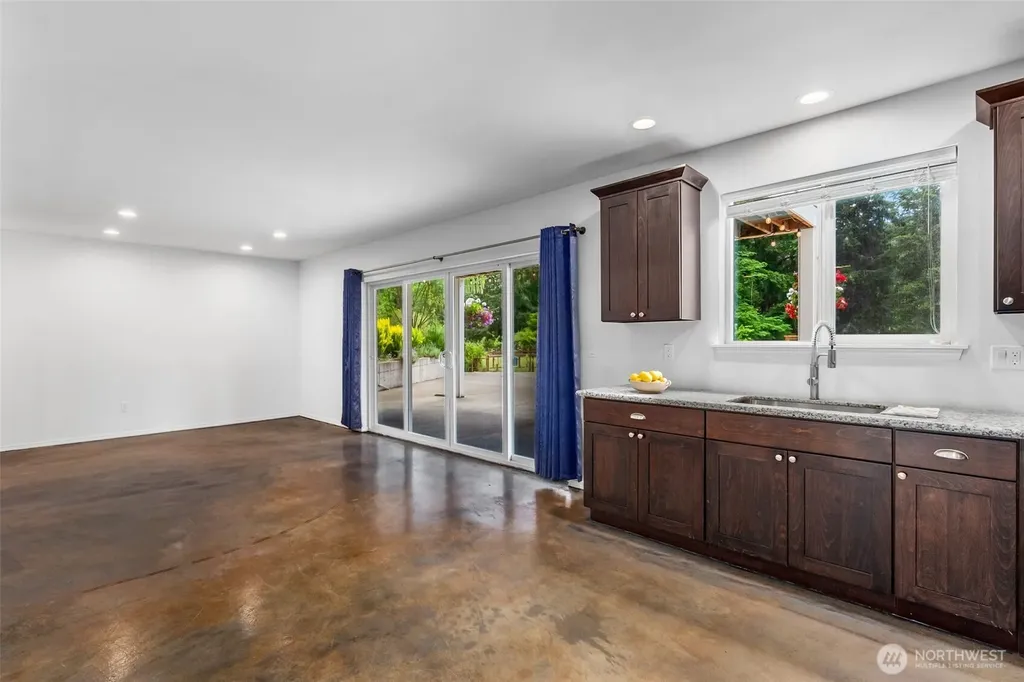 17718 Mulqueen Road SE Rainier WA 98576
