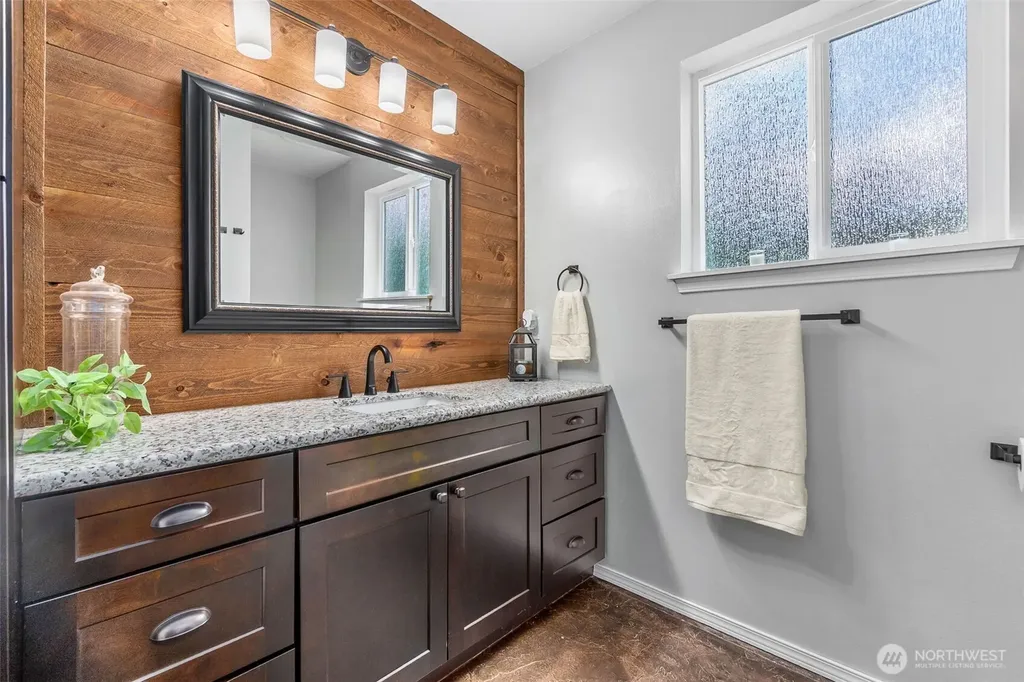 17718 Mulqueen Road SE Rainier WA 98576