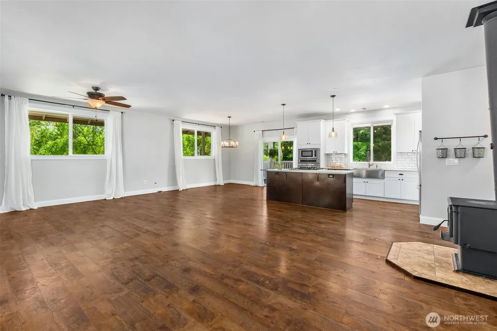 17718 Mulqueen Road SE Rainier WA 98576