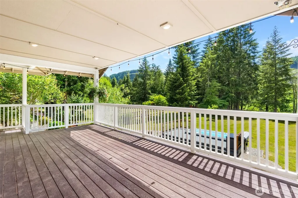 17718 Mulqueen Road SE Rainier WA 98576