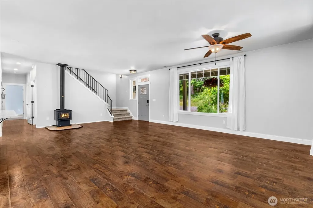 17718 Mulqueen Road SE Rainier WA 98576