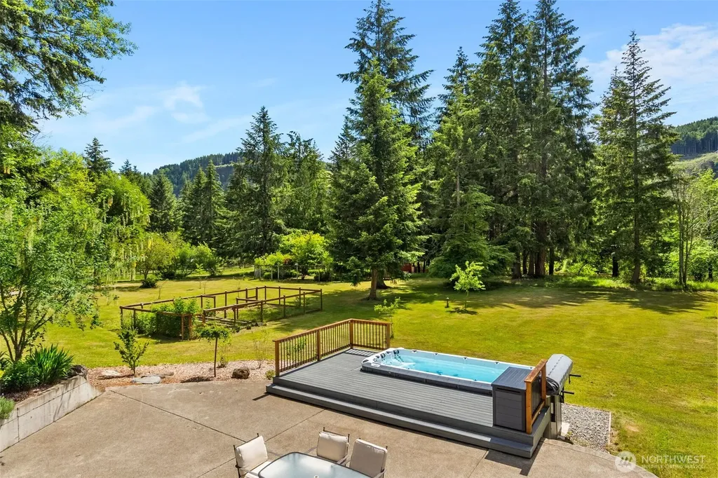 17718 Mulqueen Road SE Rainier WA 98576