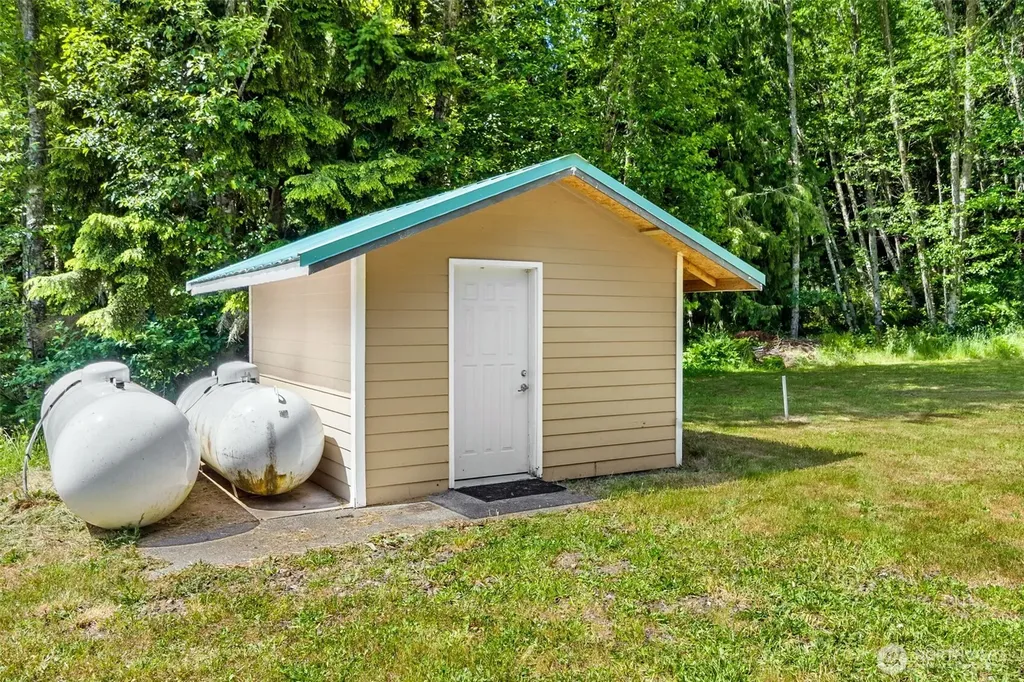 17718 Mulqueen Road SE Rainier WA 98576