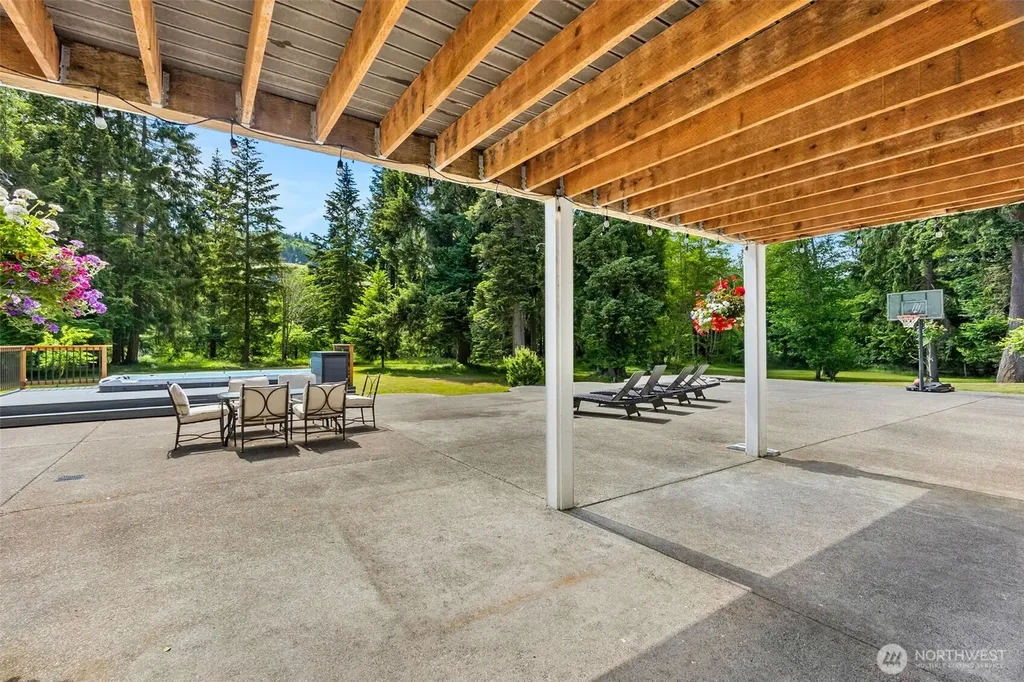 17718 Mulqueen Road SE Rainier WA 98576