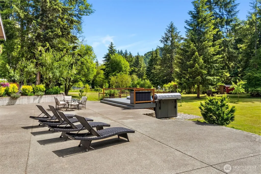 17718 Mulqueen Road SE Rainier WA 98576