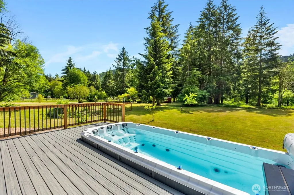17718 Mulqueen Road SE Rainier WA 98576