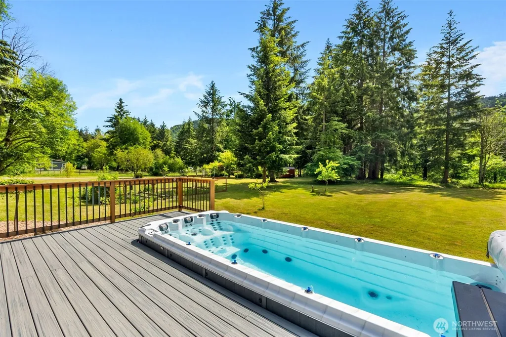 17718 Mulqueen Road SE Rainier WA 98576