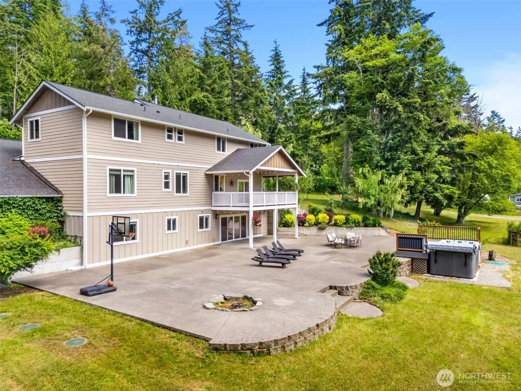 17718 Mulqueen Road SE Rainier WA 98576
