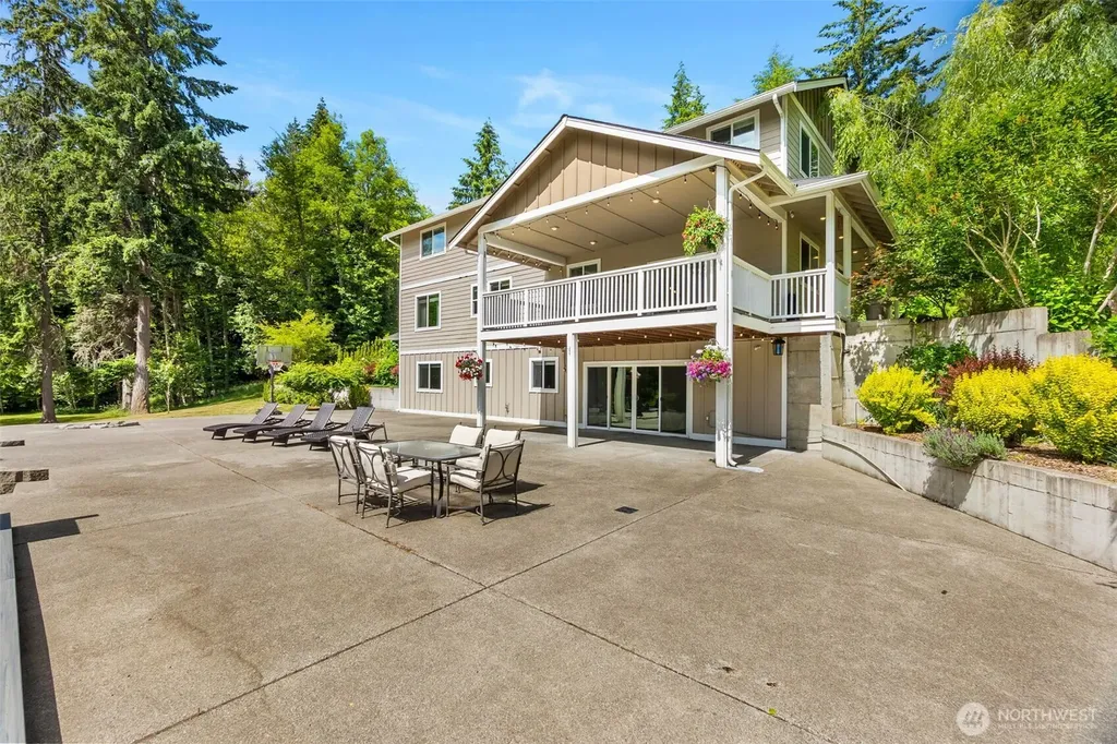 17718 Mulqueen Road SE Rainier WA 98576