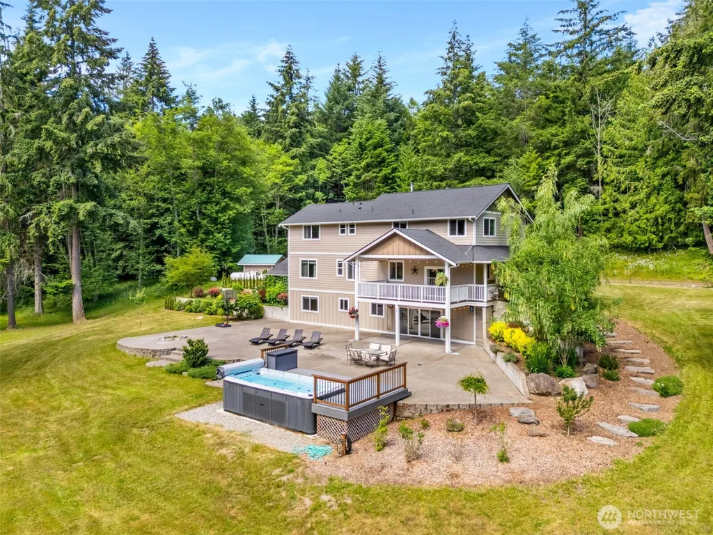 17718 Mulqueen Road SE Rainier WA 98576
