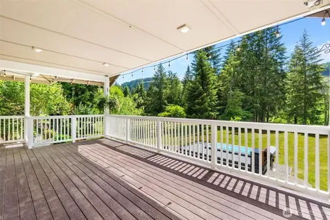 17718 Mulqueen Road SE Rainier WA 98576